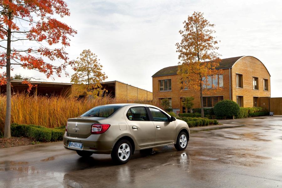  Renault Symbol 2012 года  (фото 15 из 18)